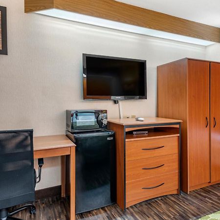 Econo Lodge North Academy Colorado Springs Bagian luar foto