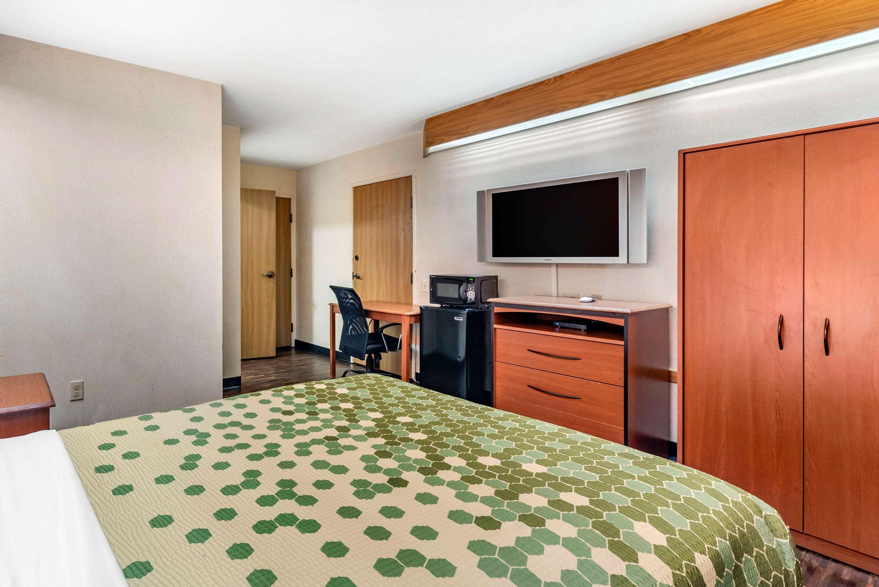 Econo Lodge North Academy Colorado Springs Bagian luar foto
