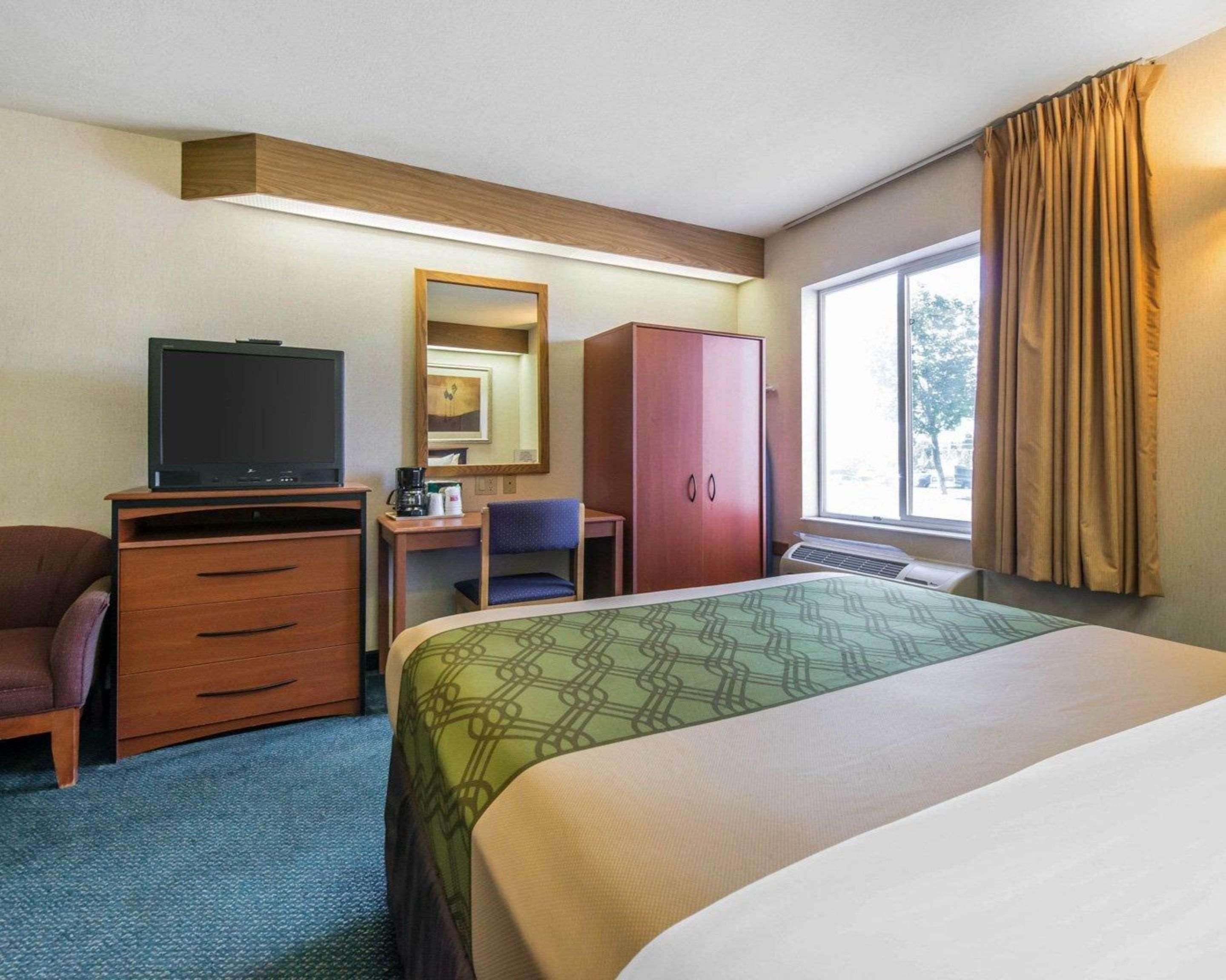 Econo Lodge North Academy Colorado Springs Bagian luar foto