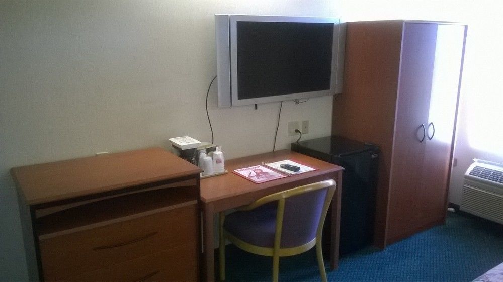 Econo Lodge North Academy Colorado Springs Bagian luar foto