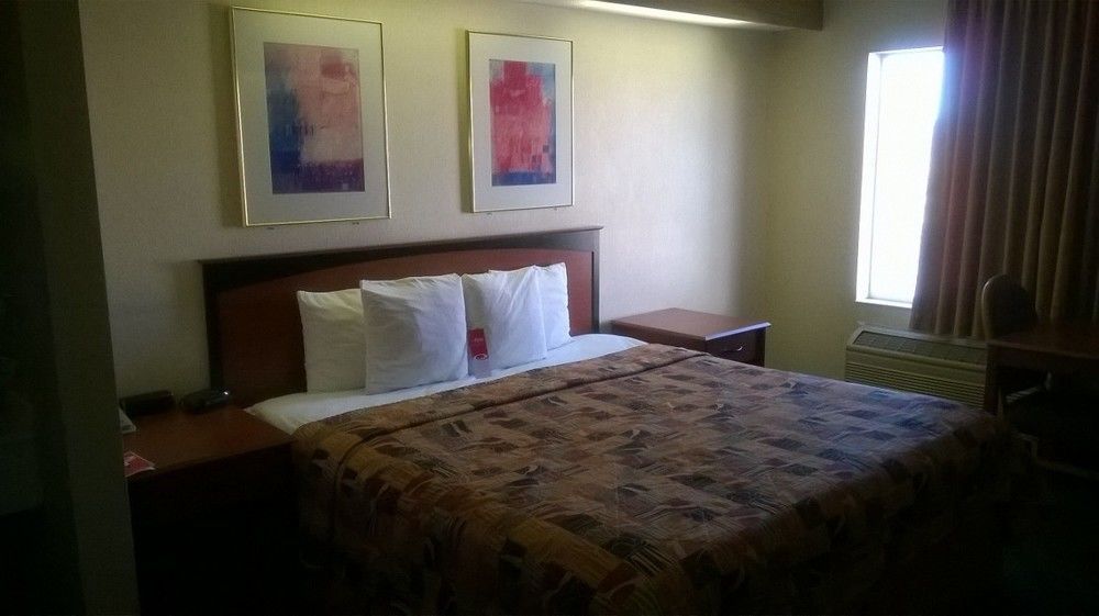 Econo Lodge North Academy Colorado Springs Bagian luar foto