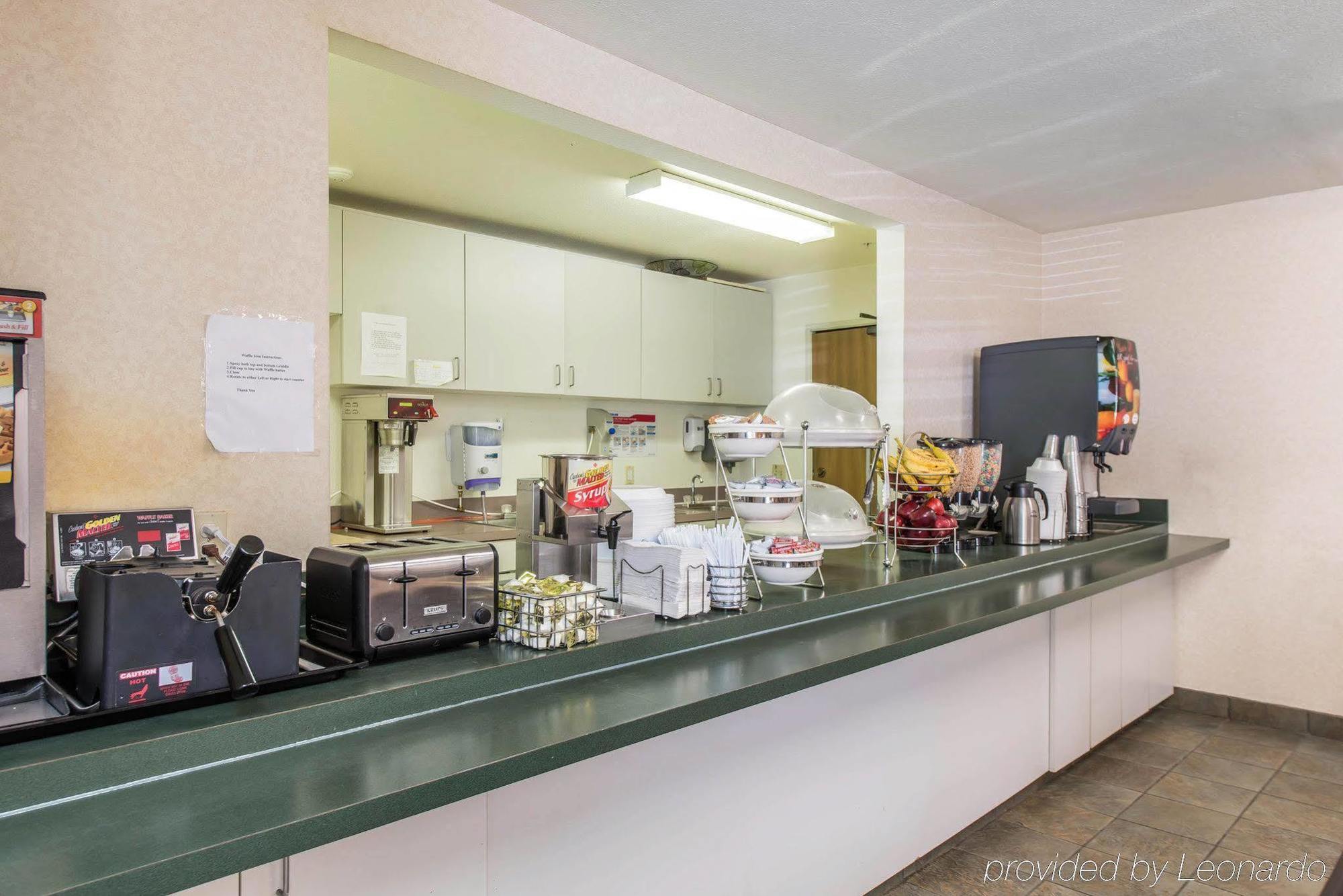 Econo Lodge North Academy Colorado Springs Bagian luar foto
