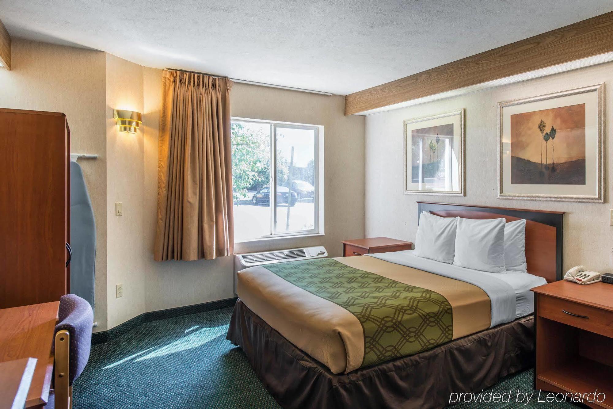Econo Lodge North Academy Colorado Springs Bagian luar foto
