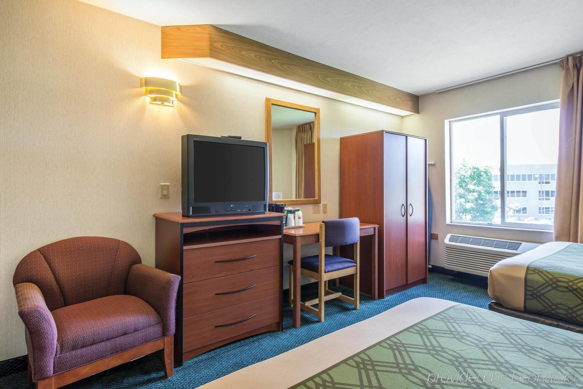 Econo Lodge North Academy Colorado Springs Bagian luar foto