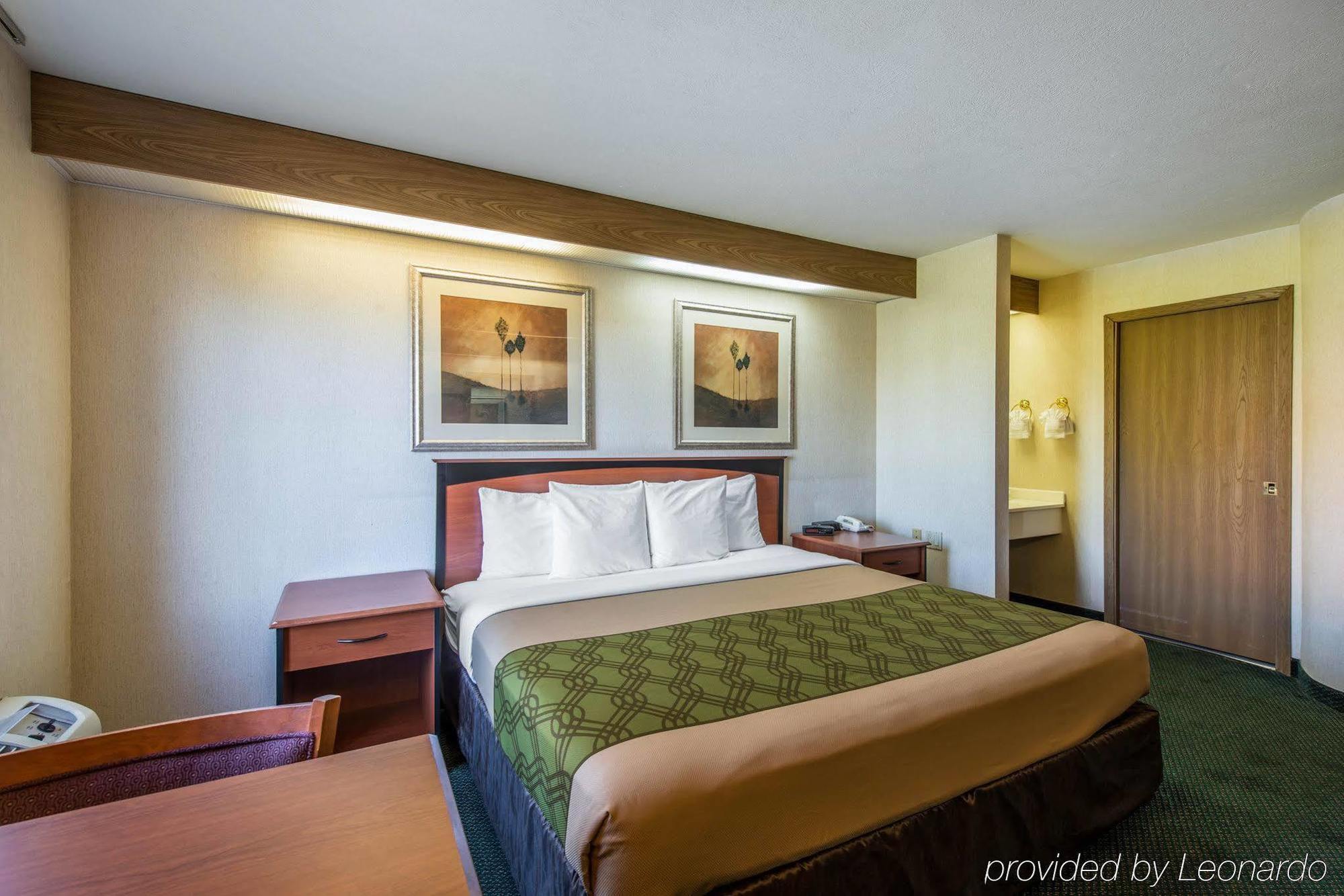 Econo Lodge North Academy Colorado Springs Bagian luar foto