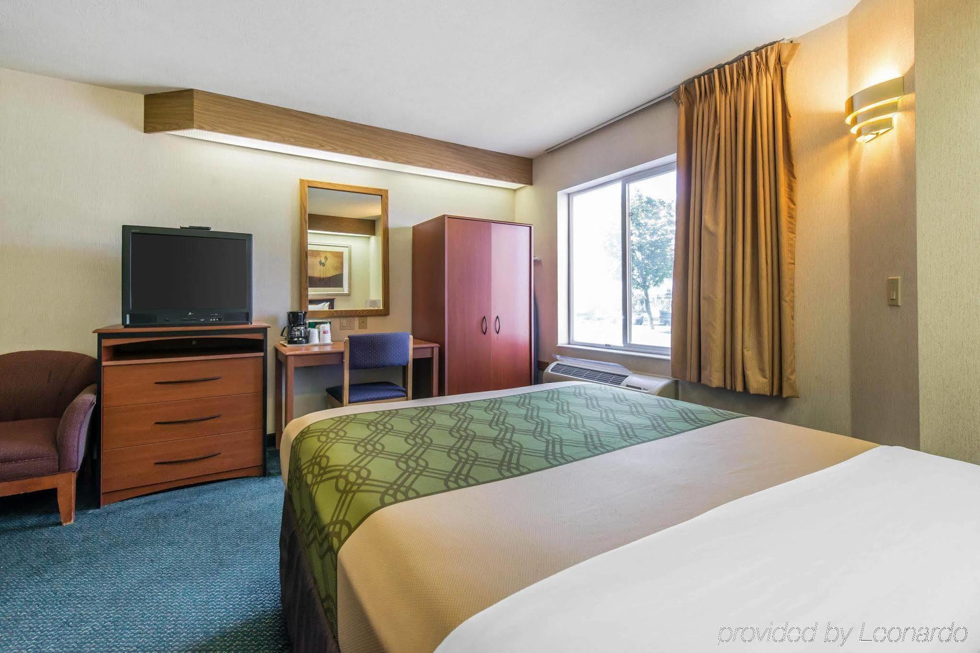 Econo Lodge North Academy Colorado Springs Bagian luar foto